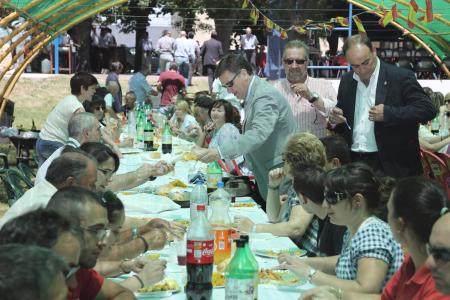 Imagen El presidente de la Diputación en el concurso de paellas en CSS La Fuencisla