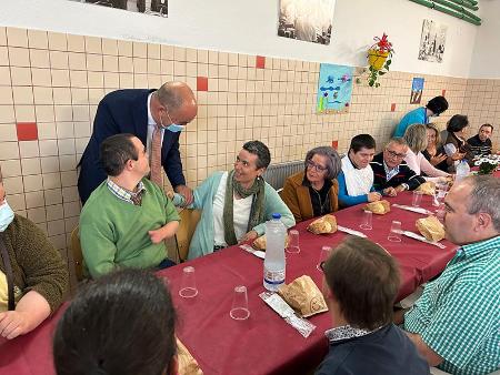 Imagen El CAPDI Los Juncos celebra su Día de la Familia en compañía del presidente de la Diputación