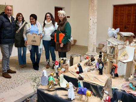 Imagen Los Belenes ganadores del Concurso Provincial de la Diputación reciben la visita de centenares de curiosos, con Miguel Ángel de Vicente entre ellos