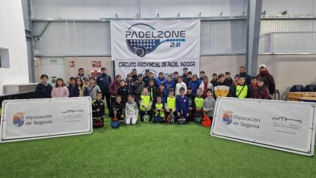 Imagen El pádel y el bádminton concentran a un centenar de menores en el fin de semana de Deporte Escolar de la Diputación